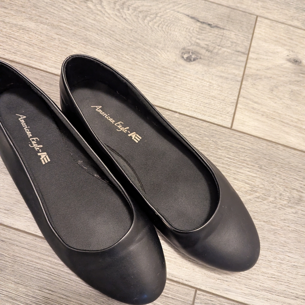 Classic Black Ballet Flats. American Eagle. Workwear. Excellent Condition. Sz 8.